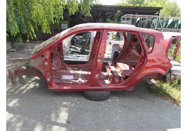 кузов,ланжерон,поріг,криша,стійка,крило задне,боковина Renault Scenic II,1.5dci